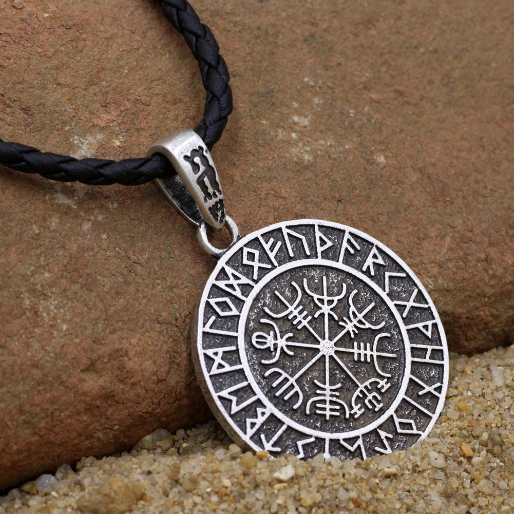 Vegvísir Elder Futhark Talisman