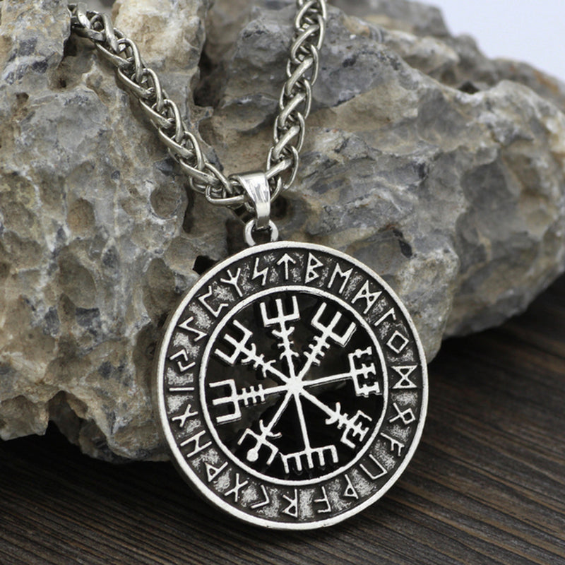 Vegvísir Elder Futhark Talisman